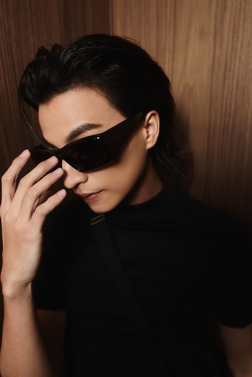 เขย่าวงการความหล่อ! “กลัฟ-คณาวุฒิ” บินอัปเทรนด์แฟชั่นมิลานพร้อมร่วมชมโชว์ “Gucci Fall-Winter 2026” ✨

#GulfKanawut #กลัฟคณาวุฒิ 
#GucciPrimavera #MFW26 #Gucci
#KAZZMAGAZINE