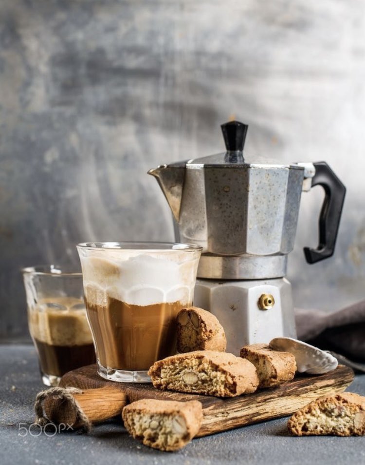sono_selvatica's tweet photo. Buongiorno e buon sabato my friends, con caffè e cantucci!!
Chi mi fa compagnia? ☕️ https://t.co/S8oxFnx8b1