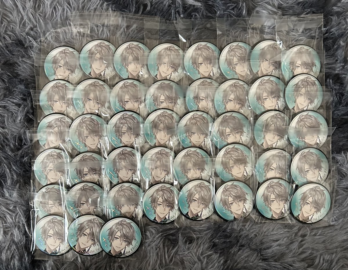 ieequy's tweet photo. 【讓渡】 

缶バッチ43個

痛バで3回ほど使用しているため多少の傷あり右の2個は安全ピンに大きい歪みありです。

求 660／個＋送料
まとめてお取引希望優先 PayPayのみ https://t.co/2XM0gDTtFv