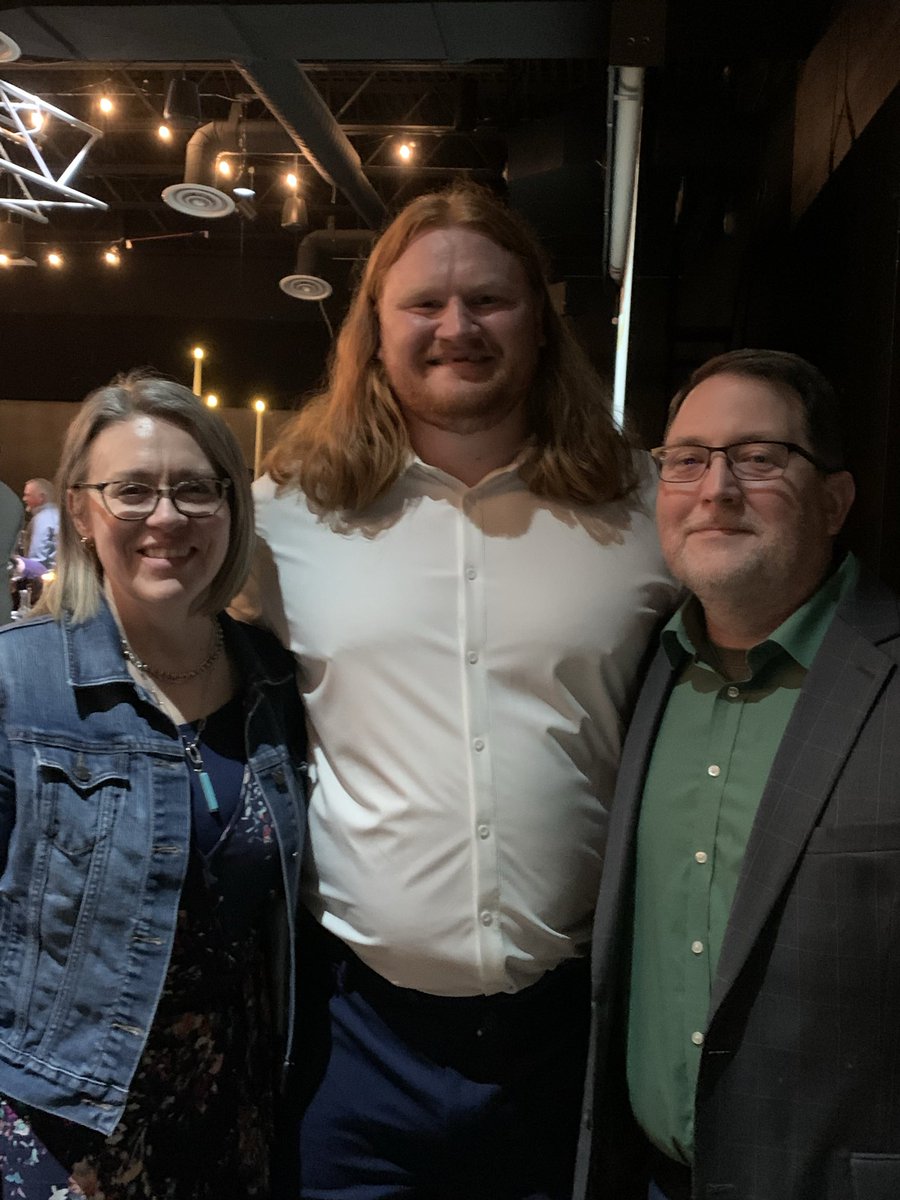 Sec_of_Insight's tweet photo. What an awesome time tonight at a fundraiser for Cordell Volson’s Small Towns Big Dreams Foundation in Minot!  These former Bison are so kind and generous with their time and represent NDSU so well on the big stage! Radunz, Zabel, Kubas, Volson, and Mauch! https://t.co/jkKyT2BOR5