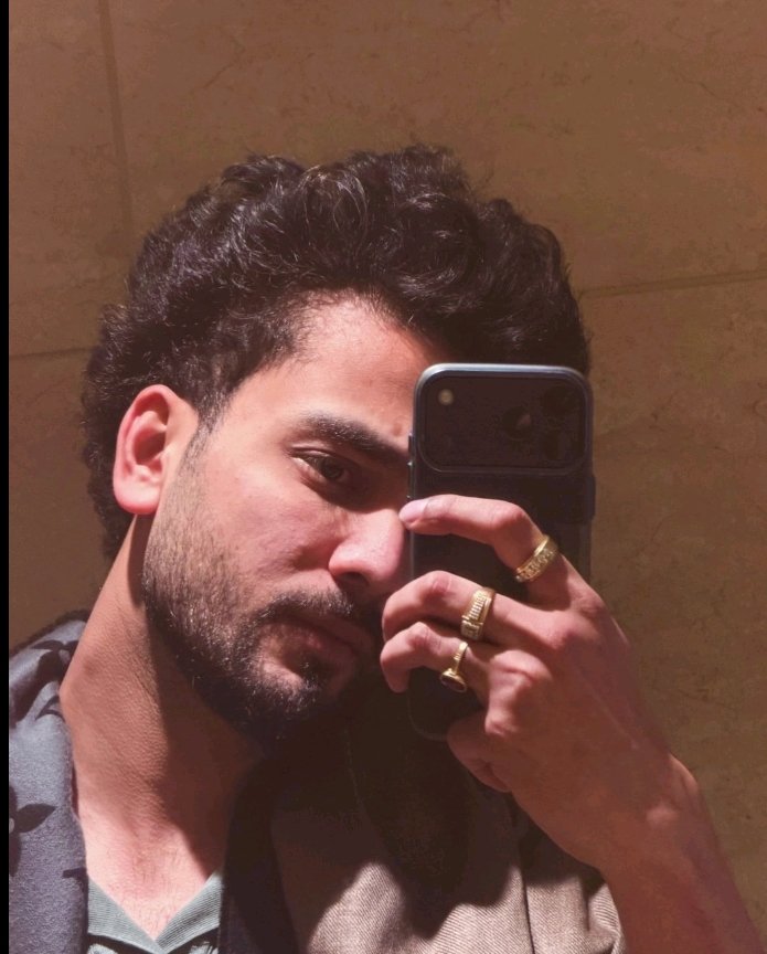RishiYadav4072's tweet photo. #ElvishYadav records 🥶🔥
#EngagedS2  blockbuster
#RoadiesXX  blockbuster
#PlaygroundS3 blockbuster
#PlaygroundS4 blockbuster
#BBOTT2  blockbuster
#LaughterChefs3  blockbuster
#LaughterChefs2 blockbuster
#ECLs 1  2   blockbuster
#Indiangameadda Blockbuster
#ExtremeBattle superhit https://t.co/YRmdEcwu1i