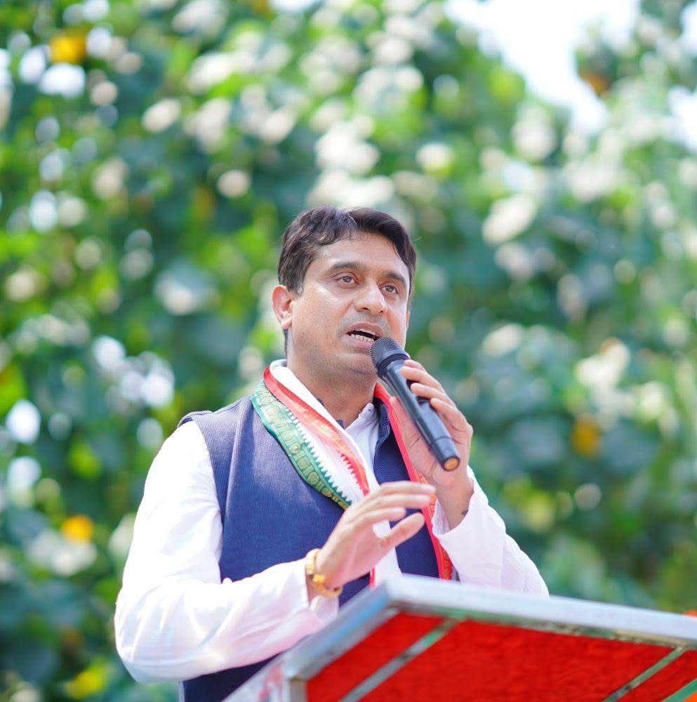 युवक कांग्रेस अध्यक्ष भाई उदयभानू को जमानत मिलना सत्य की जीत है ।
संविधान ने हमें विरोध का अधिकार दिया है, जिसे कोई नहीं छीन सकता ।
कांग्रेस जनता की आवाज़ बनकर ऐसे ही लड़ती रहेगी ।
सत्यमेव जयते
जय संविधान, जय कांग्रेस