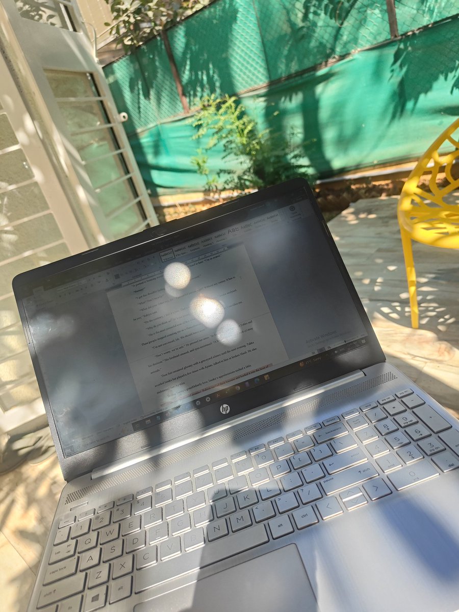 Thrivingwordss's tweet photo. Dappled writing!
A very fine morning to edit a story when the deadline is looming over your head.
#Writinglife #editinggoals https://t.co/pVz1qXqsGK