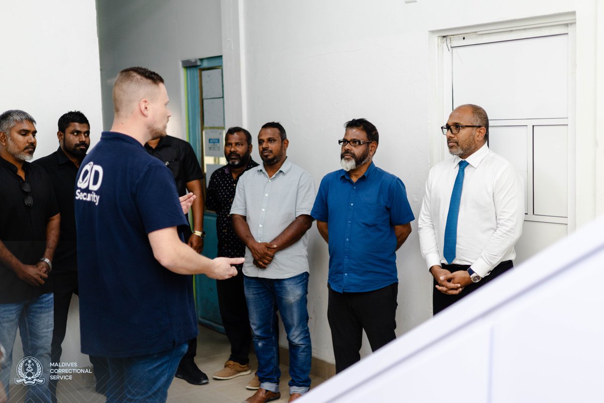 CorrectionsMv's tweet photo. މާފުށީ ޖަލުގައި އަލަށް ބެހެއްޓި ޒަމާނީ ފެންވަރުގެ ބޮޑީ ސްކޭނިންގ މެޝިން، މިނިސްޓަރ އޮފް ހޯމްލޭންޑް ސެކިއުރިޓީ  އެންޑް ޓެކްނޯލޮޖީ އޮނަރަބަލް ޢަލީ އިޙްސާން އިފްތިތާހު ކޮށްދެއްވައިފި. މިއީ، ސަލާމަތީ ކަންކަން ހަރުދަނާ  ކުރުމަށް ބެހެއްޓުނު ފަހުގެ ބޮޑީ ސްކޭނިންގ މެޝިނެއް، އަދި މާފުށި ޖަލުގައި ބެހެއްޓުނު މިފަދަ ފުރަތަމަ މެޝިން. މިއީ ސަރުކާރުން ހޯމް ލޭންޑް ސެކިއުރިޓީ އެންޑް ޓެކްނޮލޮޖީ މެދުވެރިކޮށް ފޯރުކޮށްދެއްވި މެޝިނެއް. 
@HomeMinistrymv