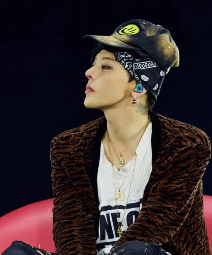 구라치지마 이게 어딜봐서 37살 얼굴이야