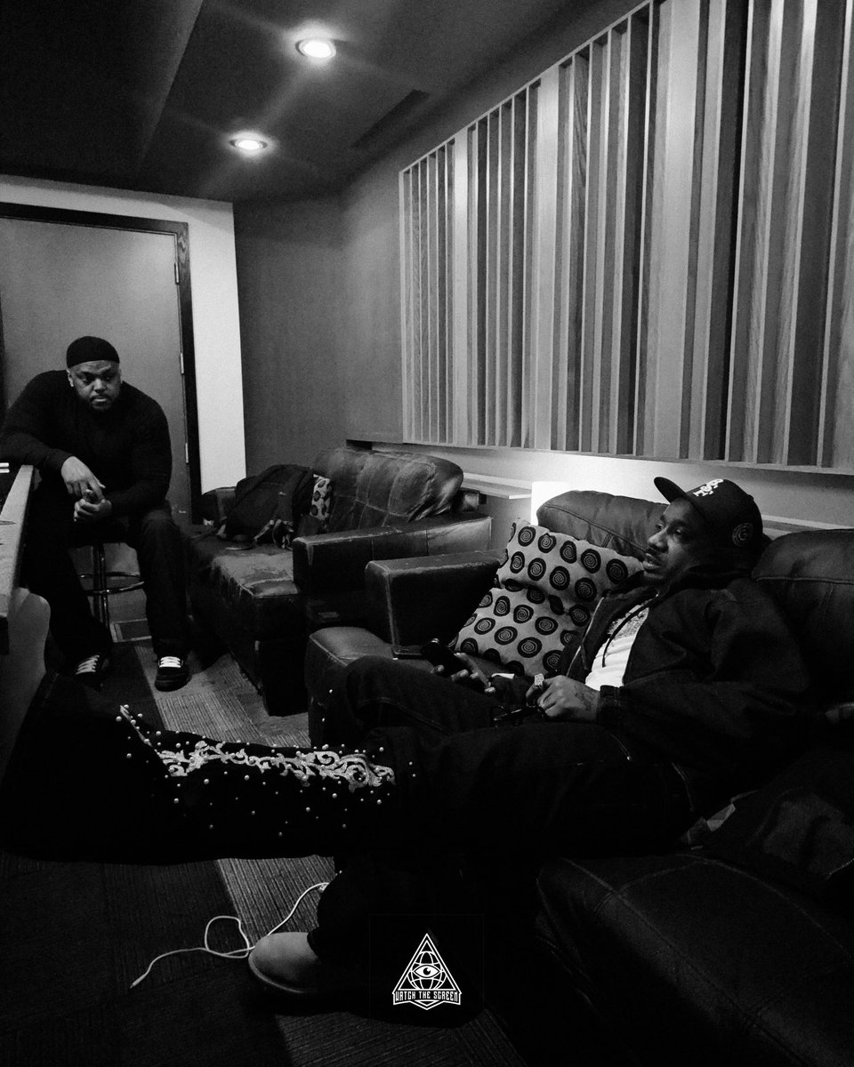 BIG QUEENS tweet media