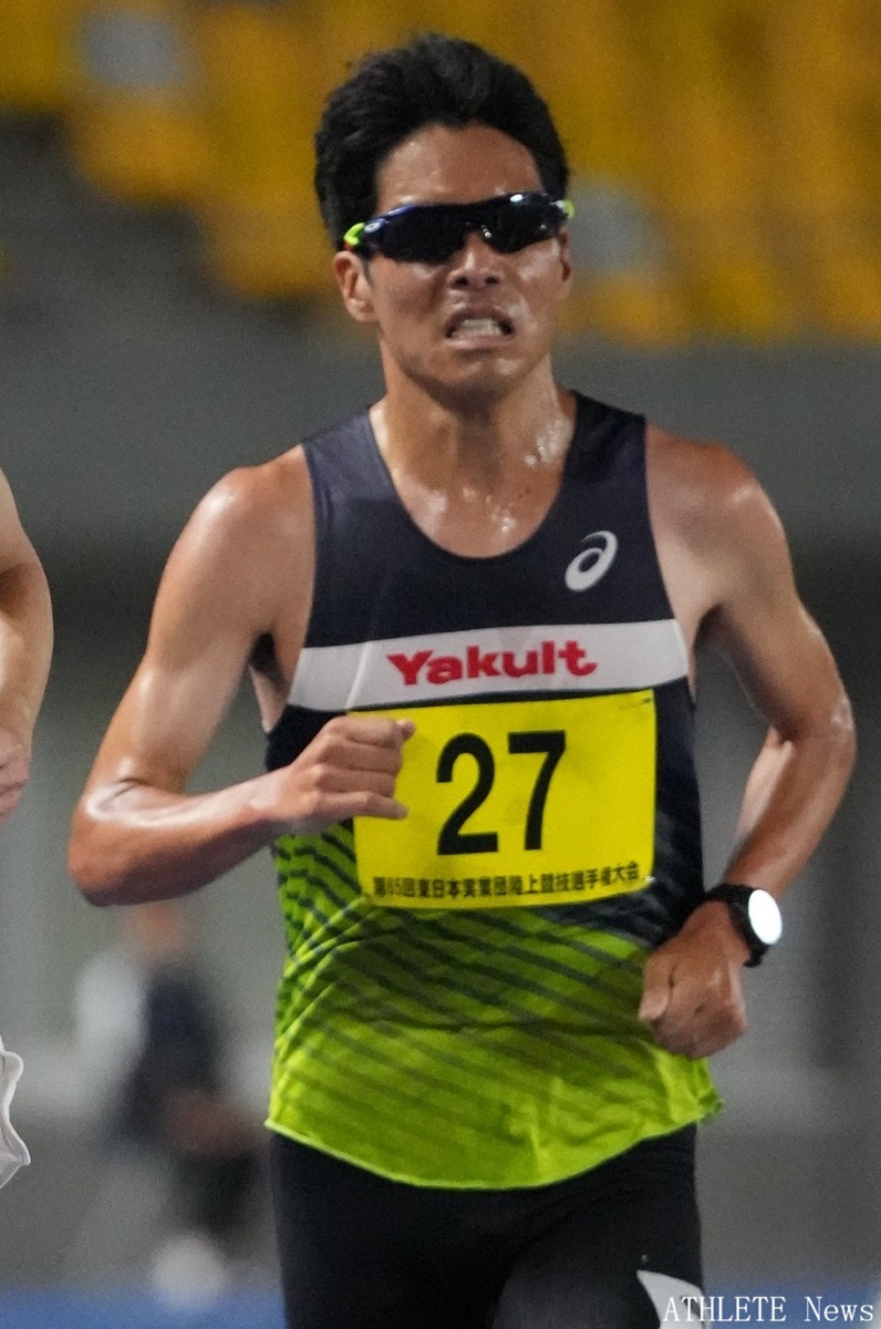 昨日、ヤクルトの高久龍選手、小椋裕介選手が現役引退を表明しました
高久選手は東京マラソン2020での2時間6分45秒の激走、小椋選手は1時間0分ちょうどの日本記録を樹立した2020年の丸亀ハーフが印象深いです
明日の東京マラソンでの最後の雄姿を心に刻みたいと思います
#高久龍　#小椋裕介