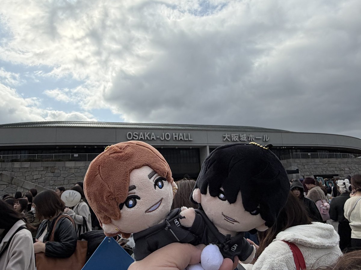 kr_gr_v3v's tweet photo. SixTONESツアー参戦してきた🙌✨スタンドだったけどメンバートロッコできてくれたから近くで見れたし聞きたい曲聞けたから楽しかった😭💙銀テはもうちょいのとこで取れんかった😭 https://t.co/bnh771R17Y