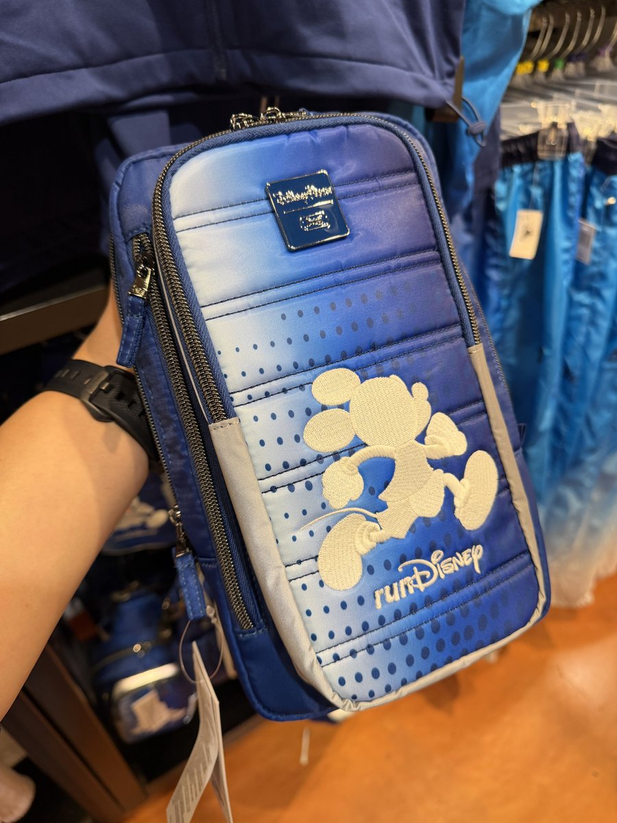 mickeynet028's tweet photo. lugドリンクバッグ 50ドル
lugショルダーバッグ 90ドル
runDisneyスピジャ 79.99ドル
runDisney壁掛けアイテム 29.99ドル

#MNWDW #WDW #2026Feb #WaltDisneyWorld #ディズニーワールド #ウォルトディズニーワールド
#ディズニースプリングス  #DisneySprings https://t.co/k1CcZBKlNu
