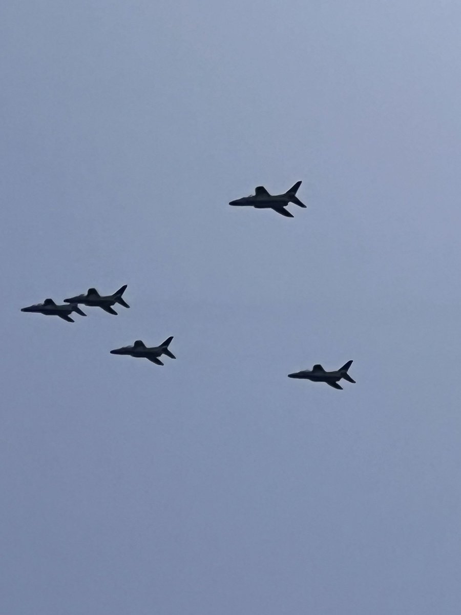 地上からよく見れました
 #ブルーインパルス