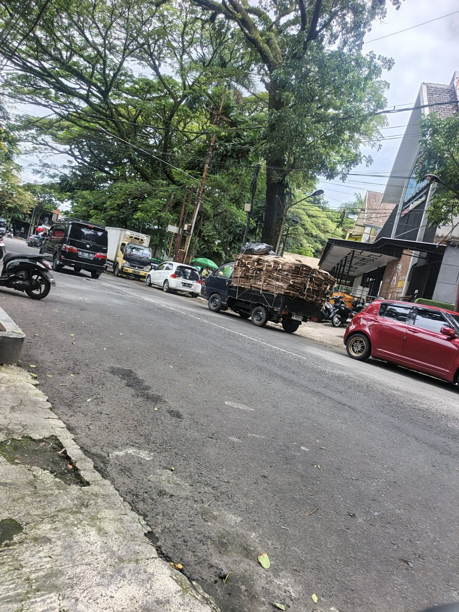 Tonyjonatan1971's tweet image. Msh sepi.... Blm ada yg order makanan. 
Bulan Ramadhan. 
#Semangat💪💪