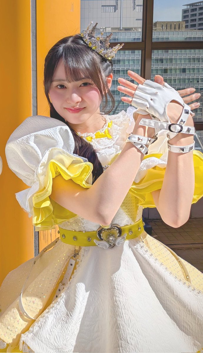 あんちゃん💛にはオレンジ色の恋空の印象的なポーズをしてもらった