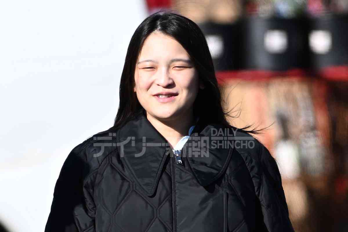 実質無職で食わせてもらってるだけでありがたく思えって話なのに、このうえ楽してみんなから一目置かれる肩書きが欲しいとかいったいどんだけ厚かましいんだよ。
  丼のウィキペディア見てごらん。
めっちゃ飾り立ててるよ。
相当見栄っ張りだと思う。

Girls Channel