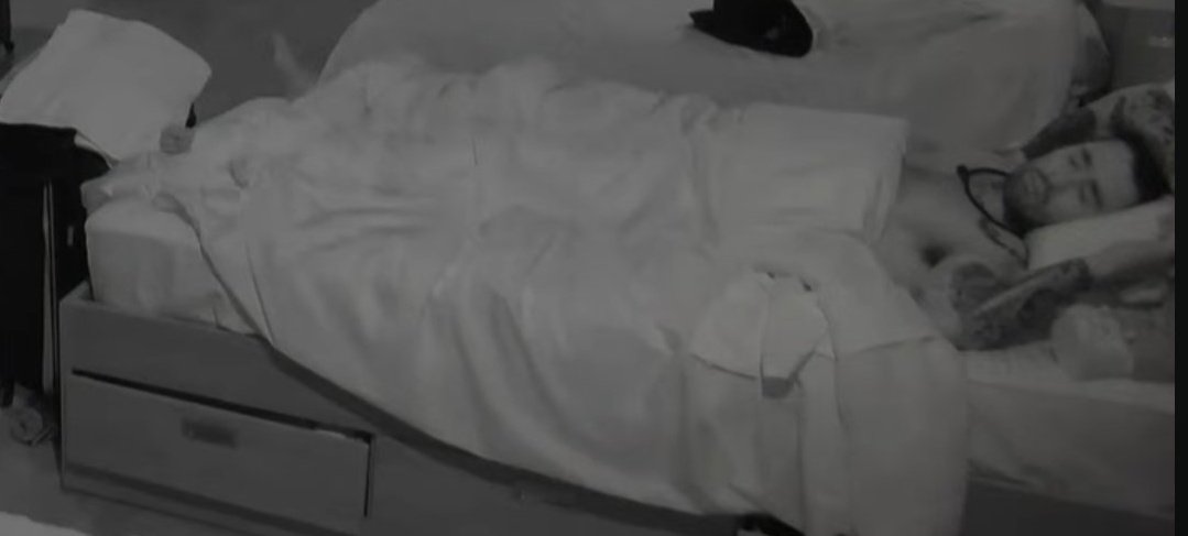 RuedaKewin's tweet image. #LaCasaDeLosFamososCol3 la protesta  de tebi jajajajaja