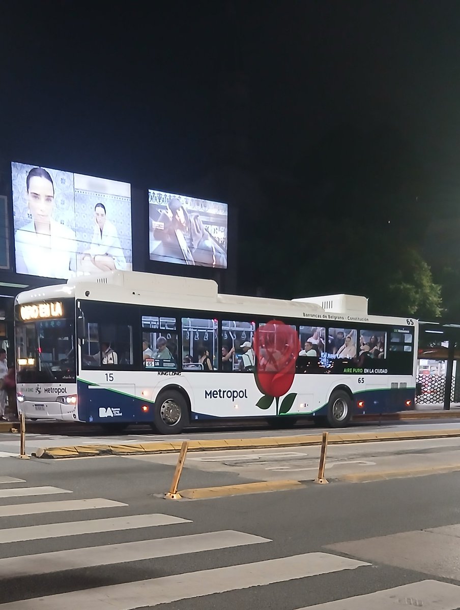 BondisATR's tweet photo. Por cierto, aca dejamos otro King Long. El 15 de la #Linea65 https://t.co/IcgWNiVVK4