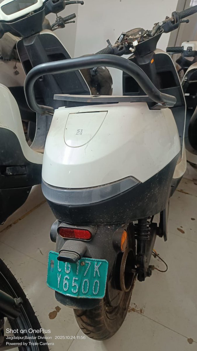 ManishSamarath's tweet photo. @OlaElectric My ola air is at your Jagdalpur service centre for last 8 months, is this the quieter cleaner and easier future ???
You don’t have any responsibility towards your customers Ola how pathetic 🤬 https://t.co/kVAsdy2Cx3