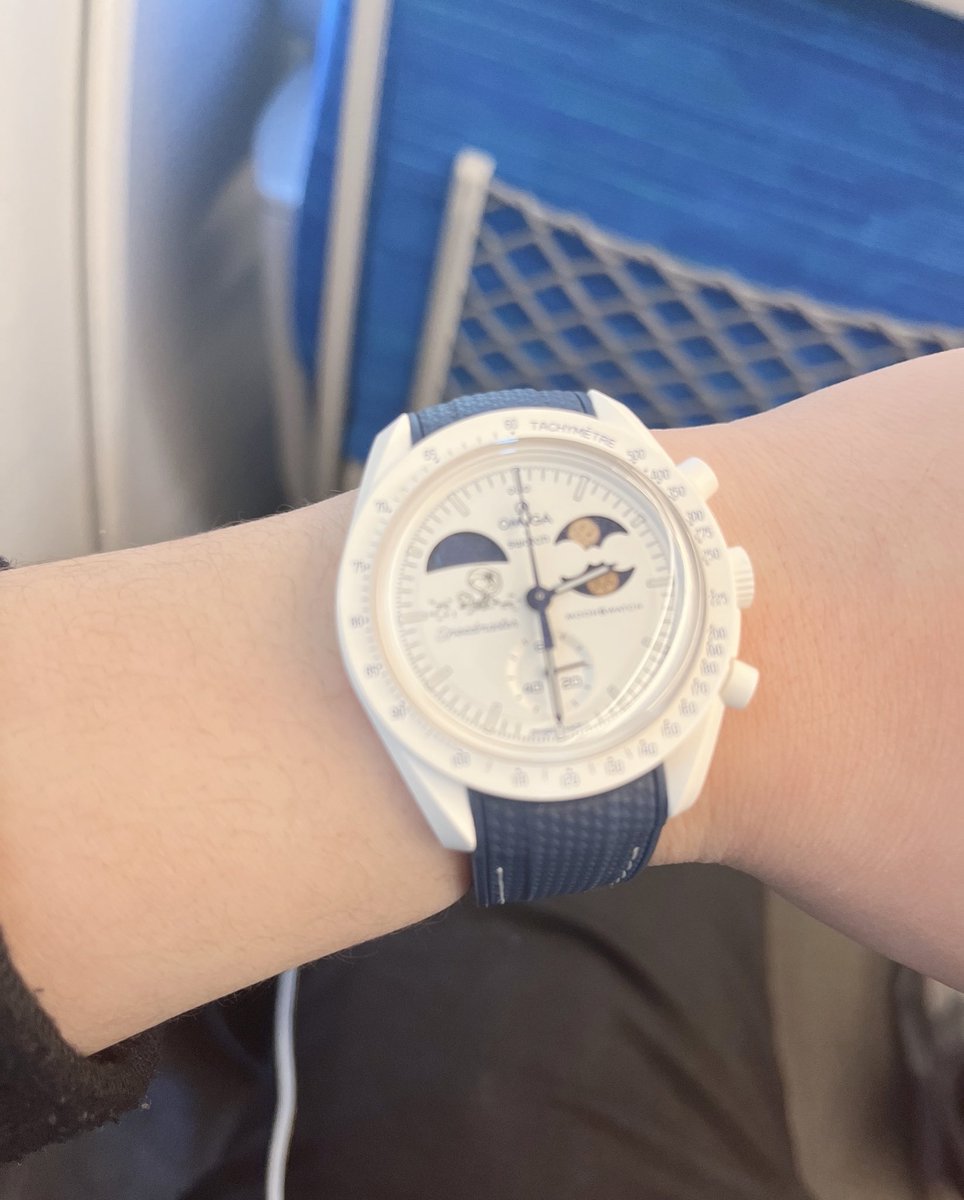 watch_account24's tweet photo. 防水ないけど軽いし、ベルトも変えたしめっちゃいい感じ
#OMEGASWATCH https://t.co/JYPIo8vOWR
