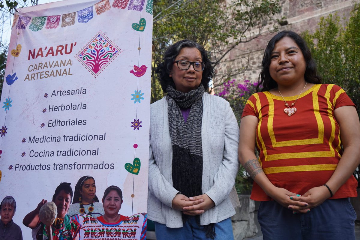 SEPICDMX's tweet image. El día de hoy concluyeron las actividades de la #CaravanaArtesanal Na' Aru' en @ElRuleOficial con la ponencia “La resistencia de los textiles en contextos urbanos”, además, se llevó a cabo la pasarela de textiles y la presentación de los raperos mazatecos #Kipper y #Xéti