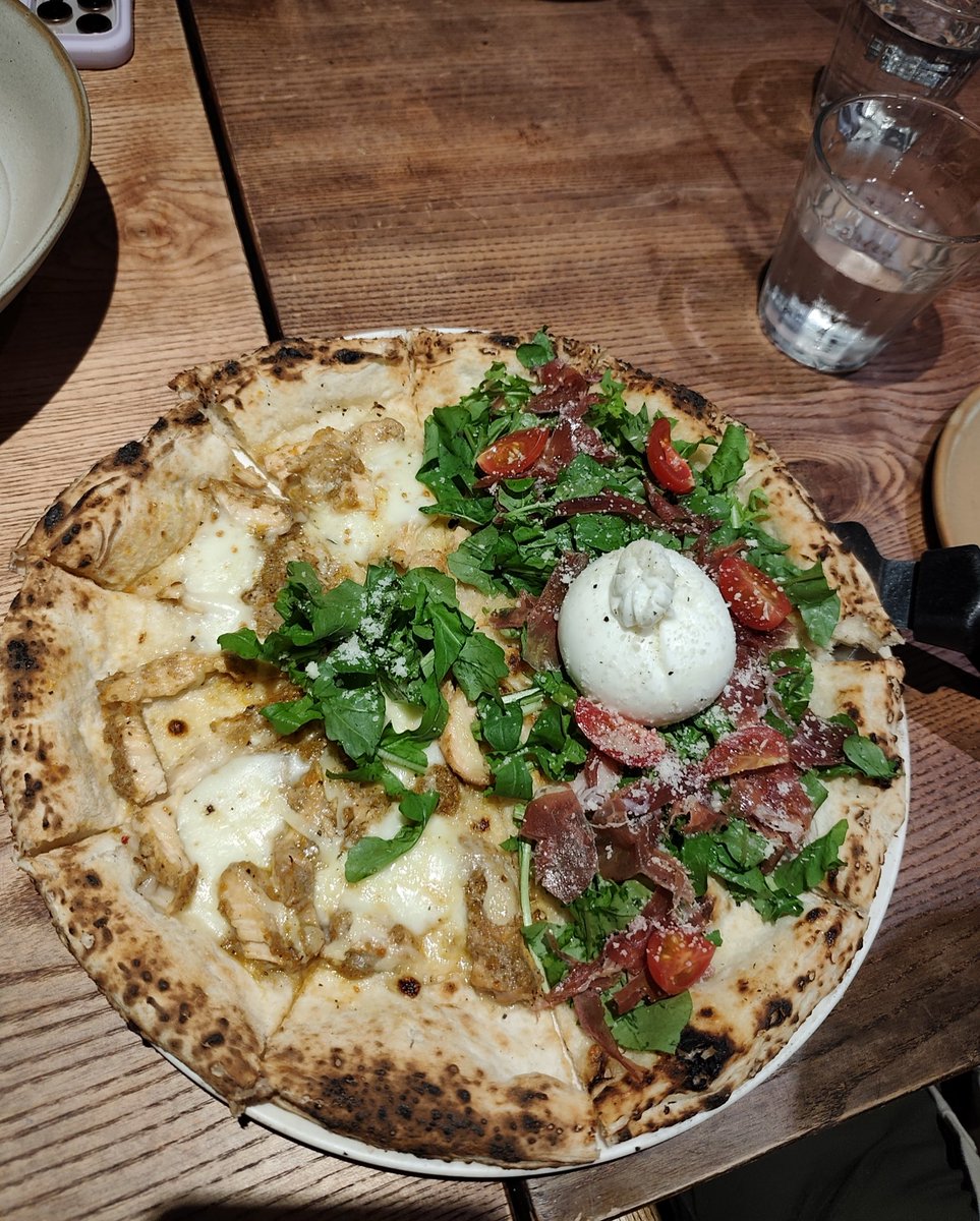 TalpadeSwapnil's tweet photo. didn’t get reservations for pizza4p’s in bangalore, so went to vietnam instead https://t.co/zFKnGD2J0X