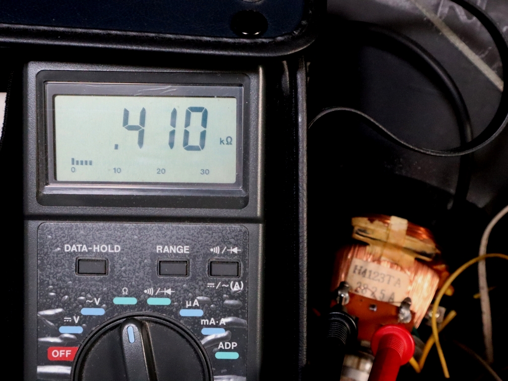 LTM100's tweet photo. MZ-2000 のCRT表示不具合、原因が偏向コイルにたどり着いてしまった （；；） https://t.co/OX8llg4Yno