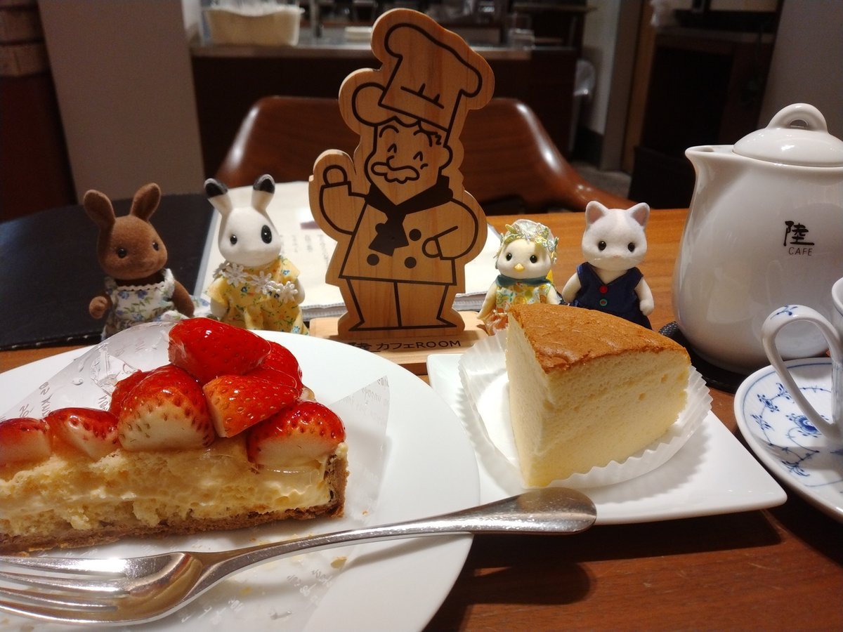 りくおじ🧀初めて食べた🤤カフェだとカットが食べられると書いてたので行ってみた。今まで食べてなかった事を後悔🥲大阪来たらまた行く！！！タルトもコーヒーも美味過ぎたし、みんな頼んでた超焼きたてのチーズケーキも食べてみたいな✨✨