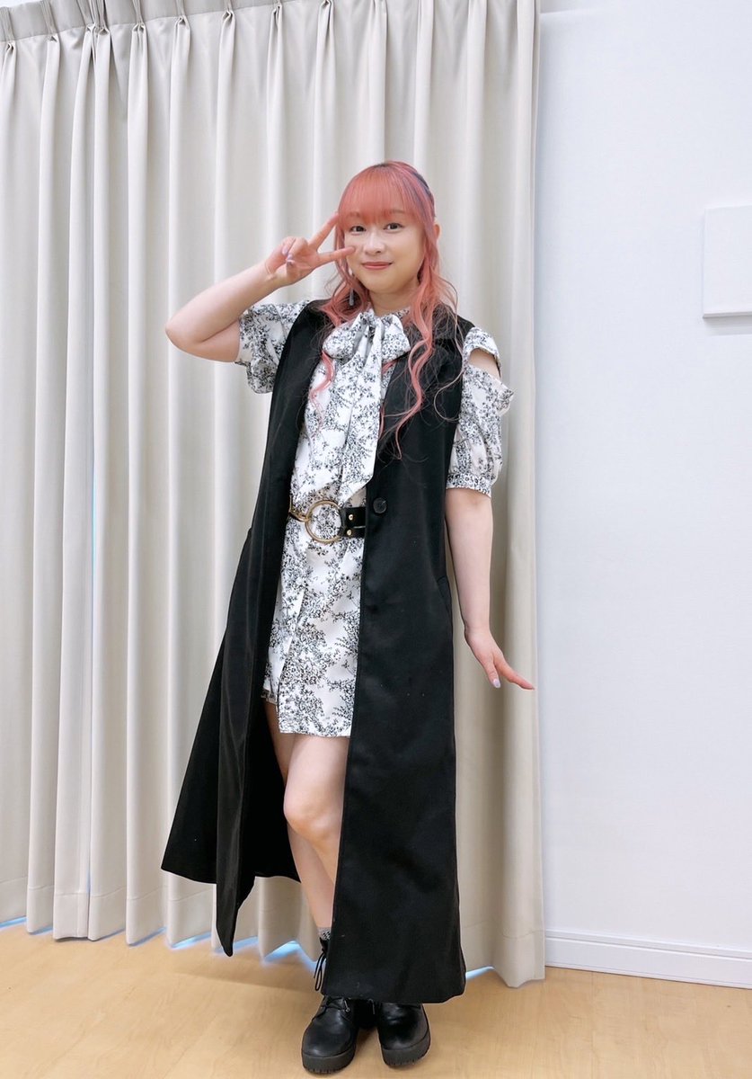 流石に全頭ブリーチはもうしないと思ってる（手入れがキツすぎた）けど、また、ピンクにしたくなっている。
ペットロスを、ピンクで乗り切ったから、自分的には縁起が良い色。でも、全然写真撮ってなかったなぁ。勿体無い。
染めようかしらん。