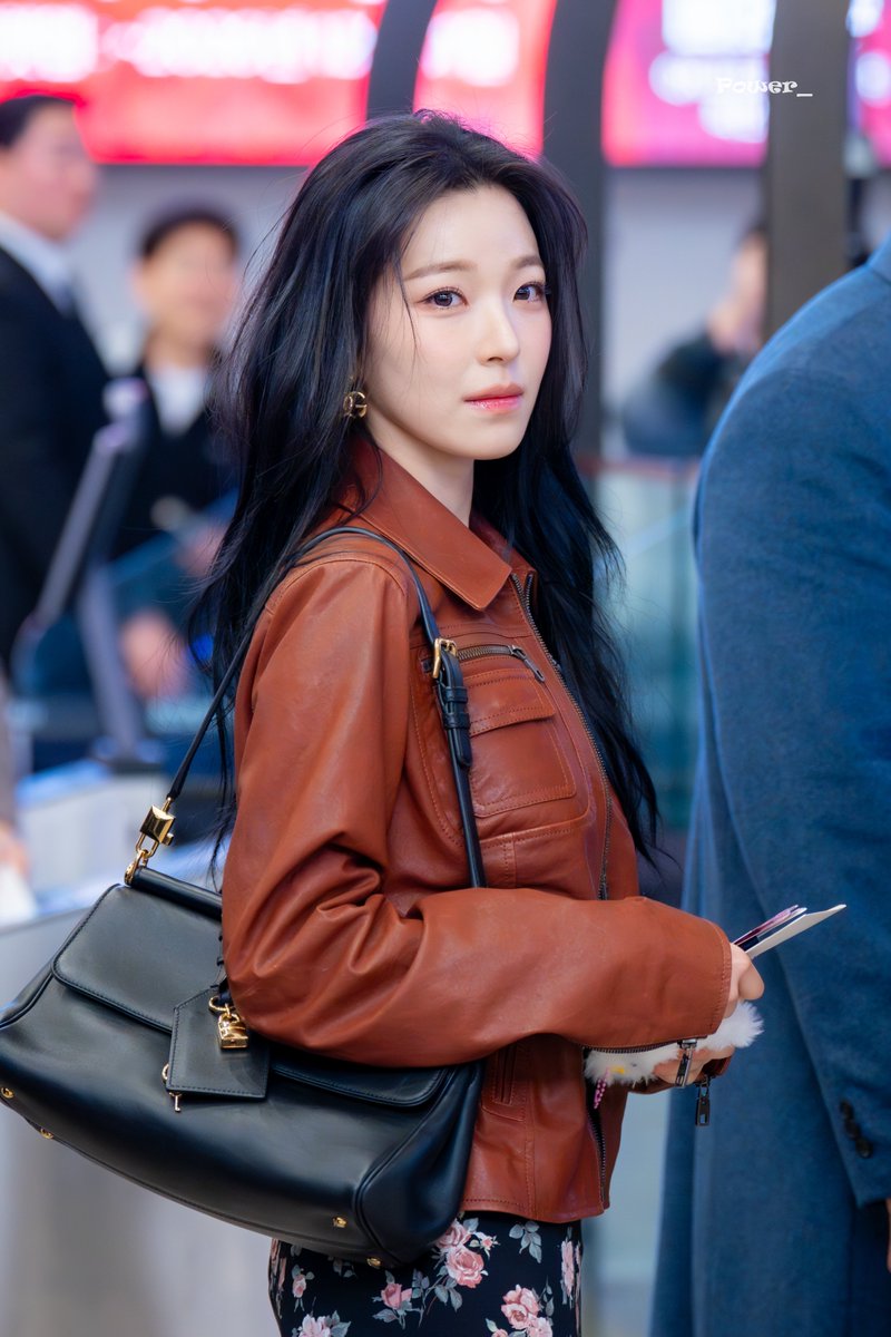 260226
프로미스나인 김포공항 출국
백지헌
#프로미스나인 #fromis_9 #백지헌 #Jiheon