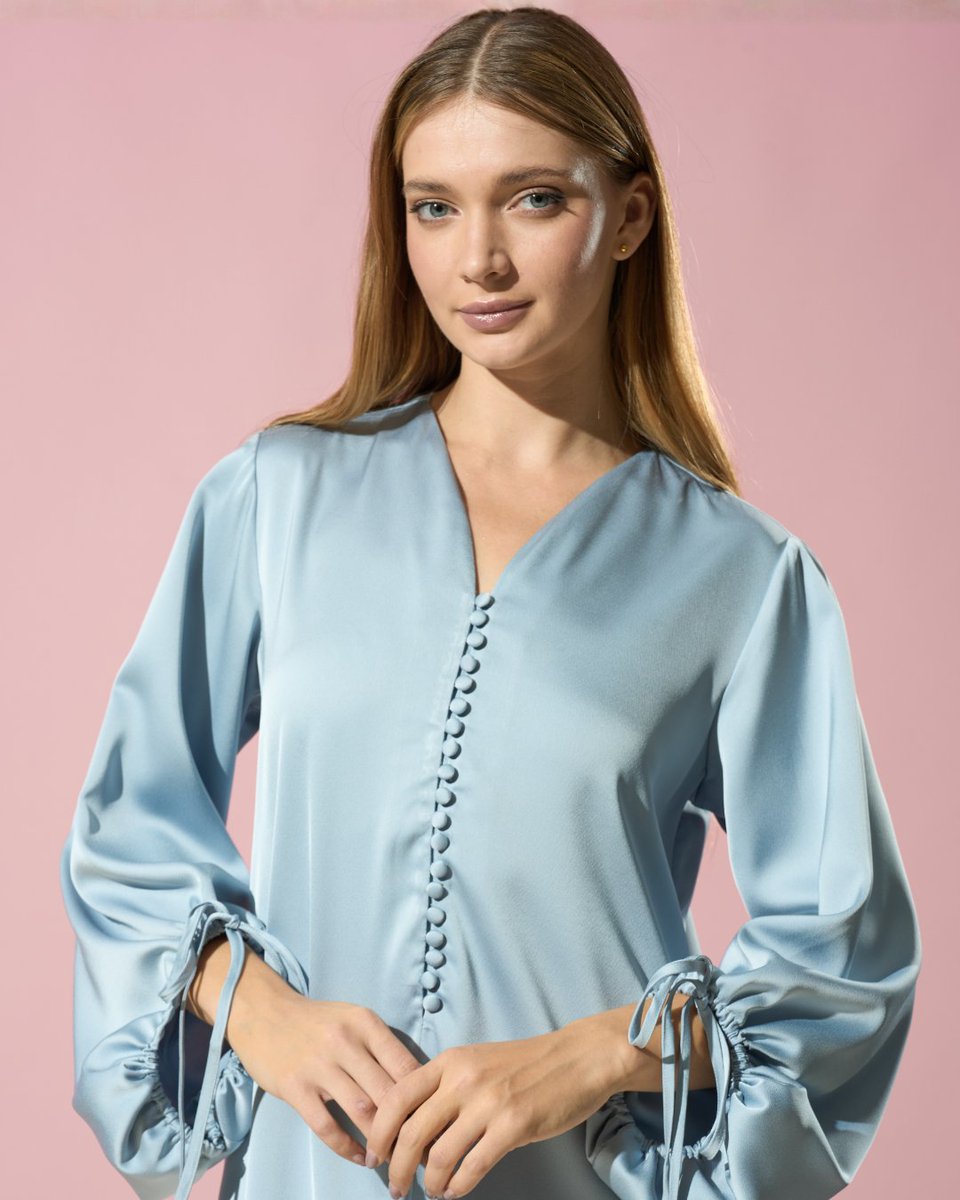 pierrecardinuae's tweet image. Precision in satin. Cool-toned blue met with industrial-sharp detailing. #PierreCardin #RamadanCollection