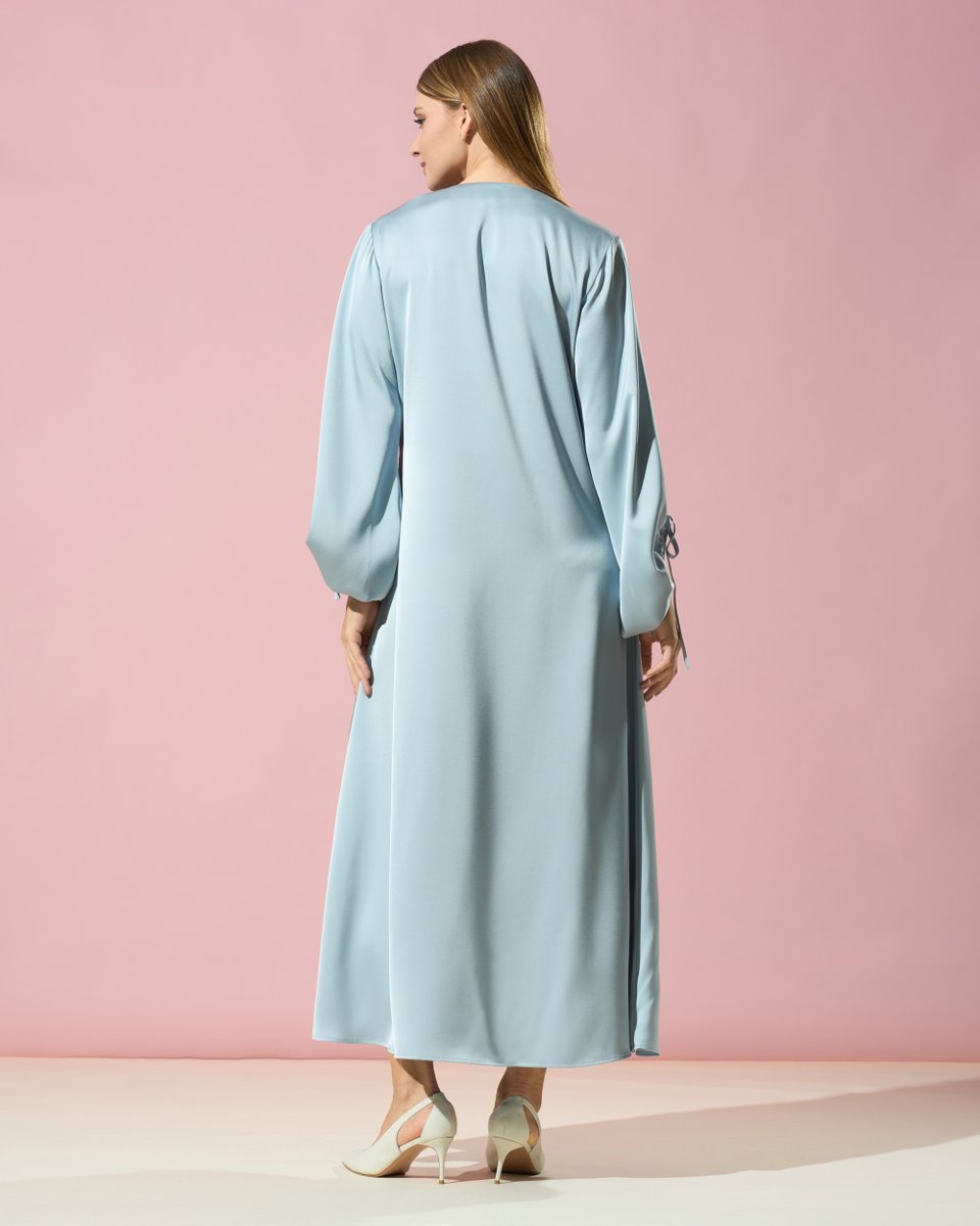 pierrecardinuae's tweet image. Precision in satin. Cool-toned blue met with industrial-sharp detailing. #PierreCardin #RamadanCollection