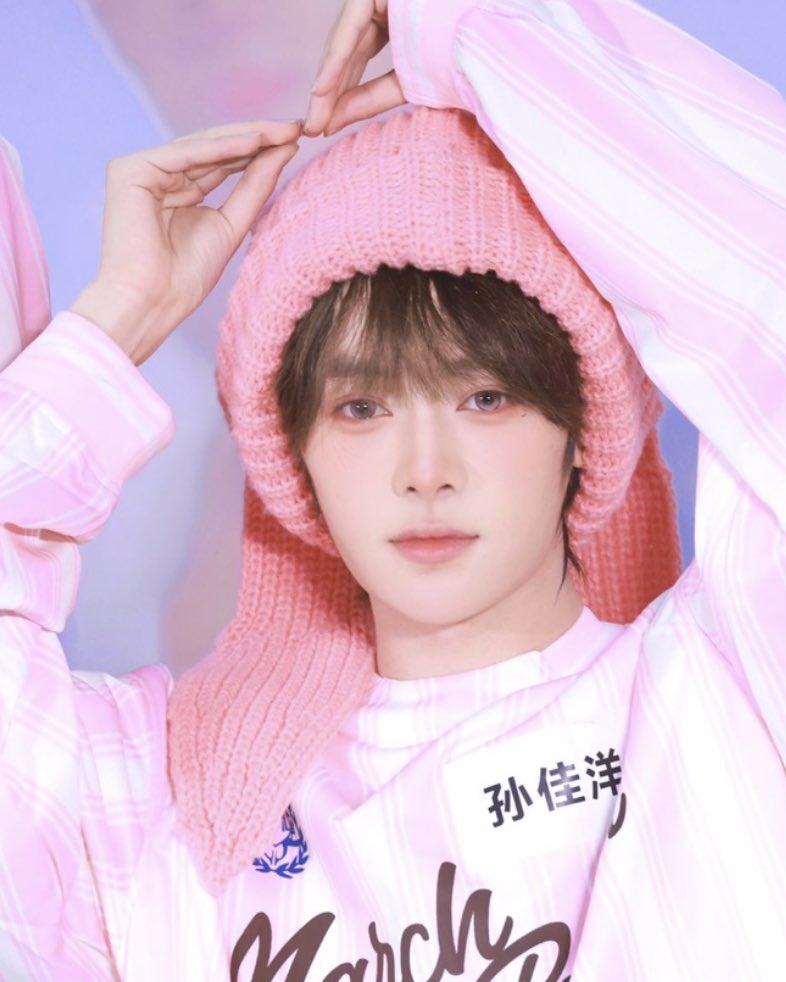 2o6yy's tweet photo. 쑨지아양은 정말 유명한 동물모자 덕후임 https://t.co/FJVGASpj41