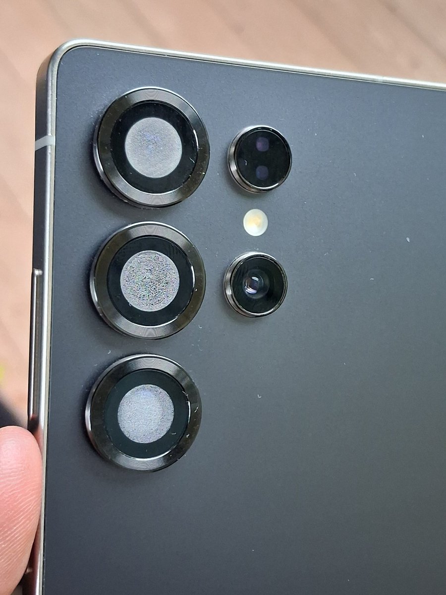 I think I'm just unlucky with phones. 

S23 Ultra - Broken screen
S24 Ultra - Stolen
S25 Ultra - Imekunywa maji 

Whoever nilikosea tafadhali nimesema pole.🥹🥹