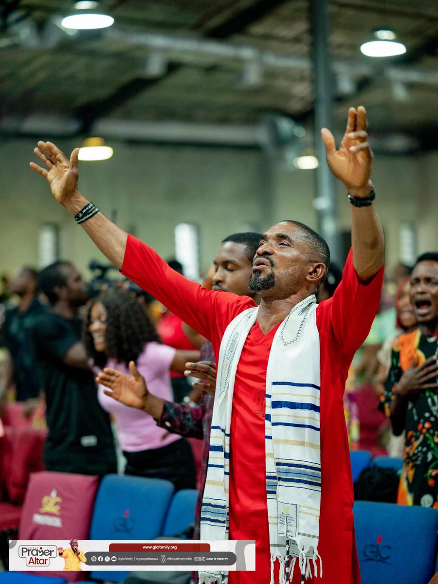 Oh glorious God we praise your name, we lay our crowns and worship you🙌🙇‍♀️🙇

#fpa #gicfamily #fridayprayeraltar