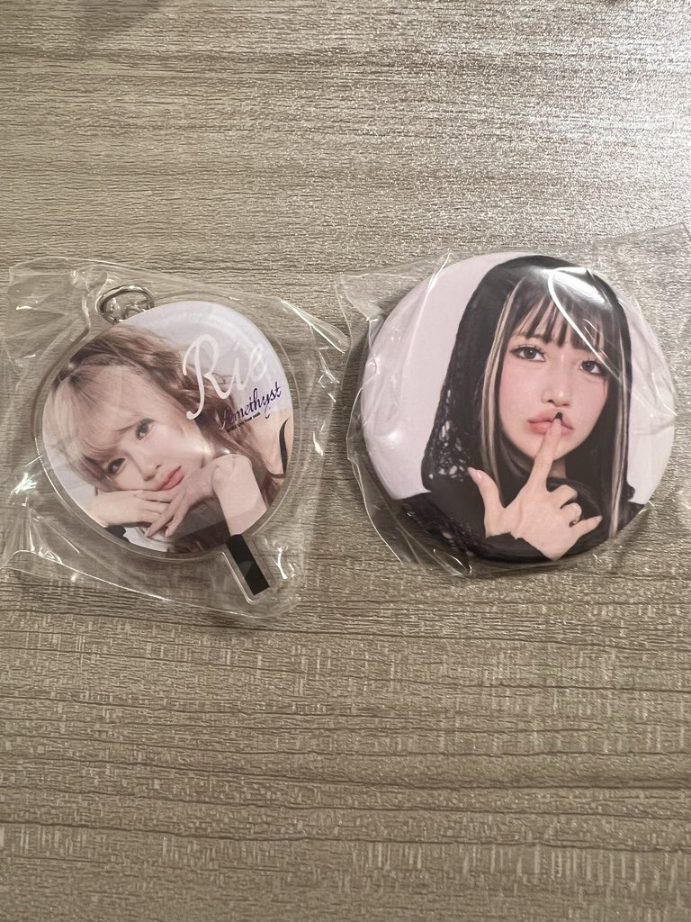 REIRIE28ve's tweet photo. ⌢⌢⌢⌢⌢⌢⌢⌢⌢⌢⌢⌢⌢
﹉﹉﹉﹉﹉﹉୨୧﹉﹉﹉﹉﹉
Live Tour 2026 -Amethyst-
【京都】KYOTO MUSE

【譲】現物写真のもの
【求】♡がついているもの

会場近くでのお渡しになります。
お気軽にご連絡ください♪
﹍﹍﹍﹍﹍﹍♡﹍﹍﹍﹍﹍
⌣⌣⌣⌣⌣⌣⌣⌣⌣⌣⌣ ⌣⌣
#REIRIE #カプセル https://t.co/4uuyuDToyK