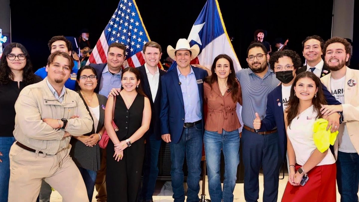 HidalgoYoungDem's tweet photo. 💙💙
We’re only growing
#youngdems #rgv #hidalgocounty https://t.co/eN2WJOICTc