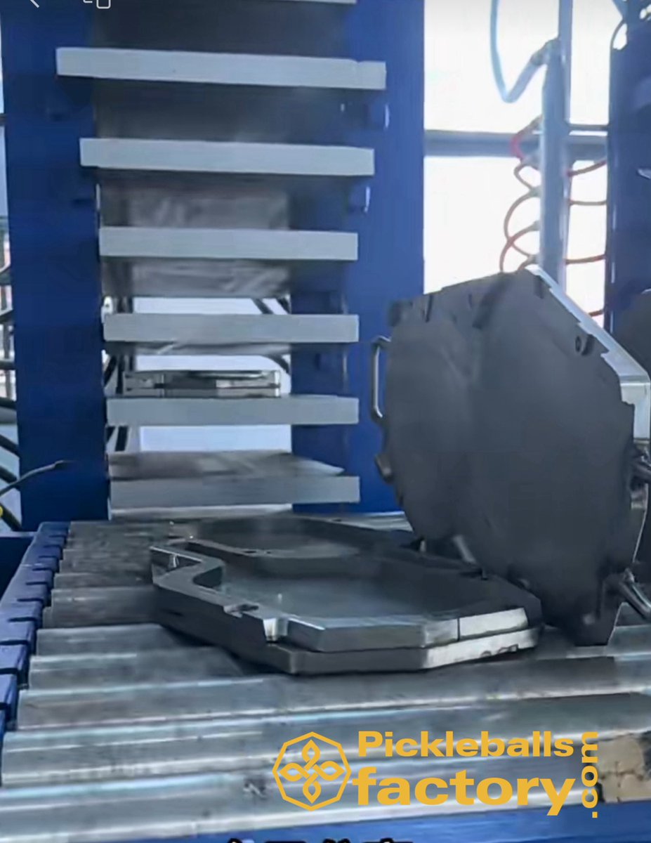 AndyMo74155379's tweet photo. Most paddle brands focus on graphics.
We focus on mold precision, pressure balance, and core stability.
That’s the difference between a product… and performance.
#Pickleball#PickleballPaddle#PickleballManufacturer#OEMFactory#Thermoforming#CarbonFiber#PickleballFactory https://t.co/elAjOxzq8M