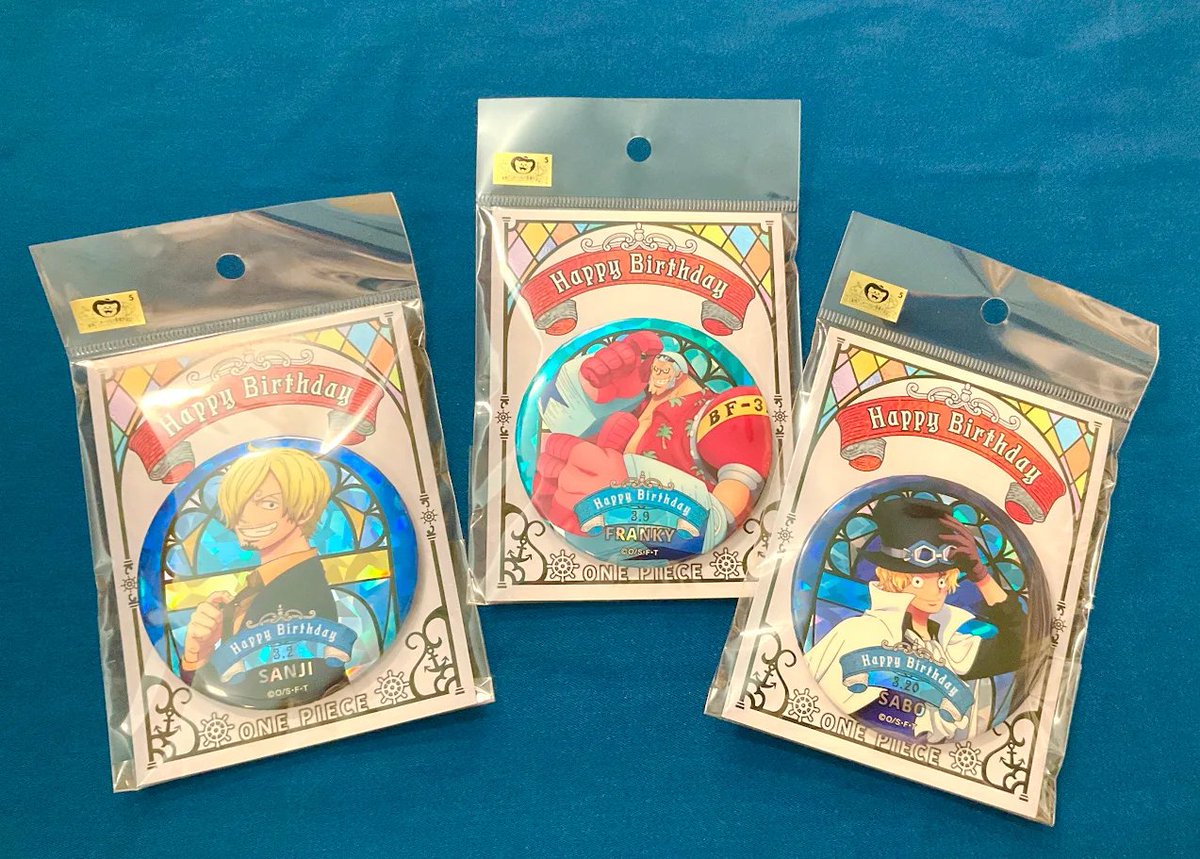 新商品】麦わらストア限定 □HBDステンドグラス風ホログラム缶バッジ