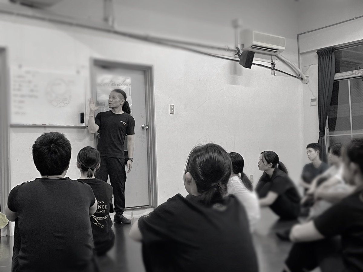 いいむろなおき tweet media