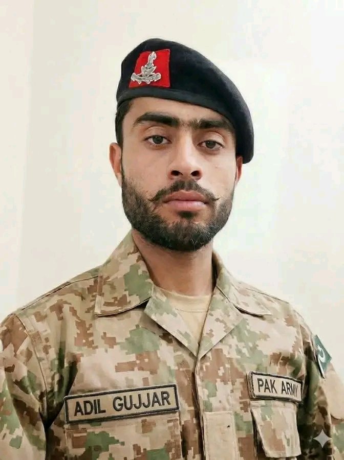 ضلع ایبٹ آباد سے تعلق رکھنے والے پاک فوج کے جوان (سردار عادل گجّر ) افغانستان کے خلاف آج باجوڑ آپریشن میں شہید ہو گئے شہید  اپنے حاندان کا واحد کفیل تھا  اللّه پاک اس رمضان المبارک کے صدقے بھائی کی شہادت قبول فرمائے اور لواحقین کو صبر جمیل عطا فرمائے۔ آمین