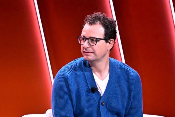 BullTheoryio's tweet image. Today was a CRAZY day in the AI space.

Morning - Anthropic CEO Dario Amodei refused to work with the Pentagon because they wanted to use Claude for mass surveillance and autonomous killer robots.

Afternoon - OpenAI’s Sam Altman came out in support saying, “For all the