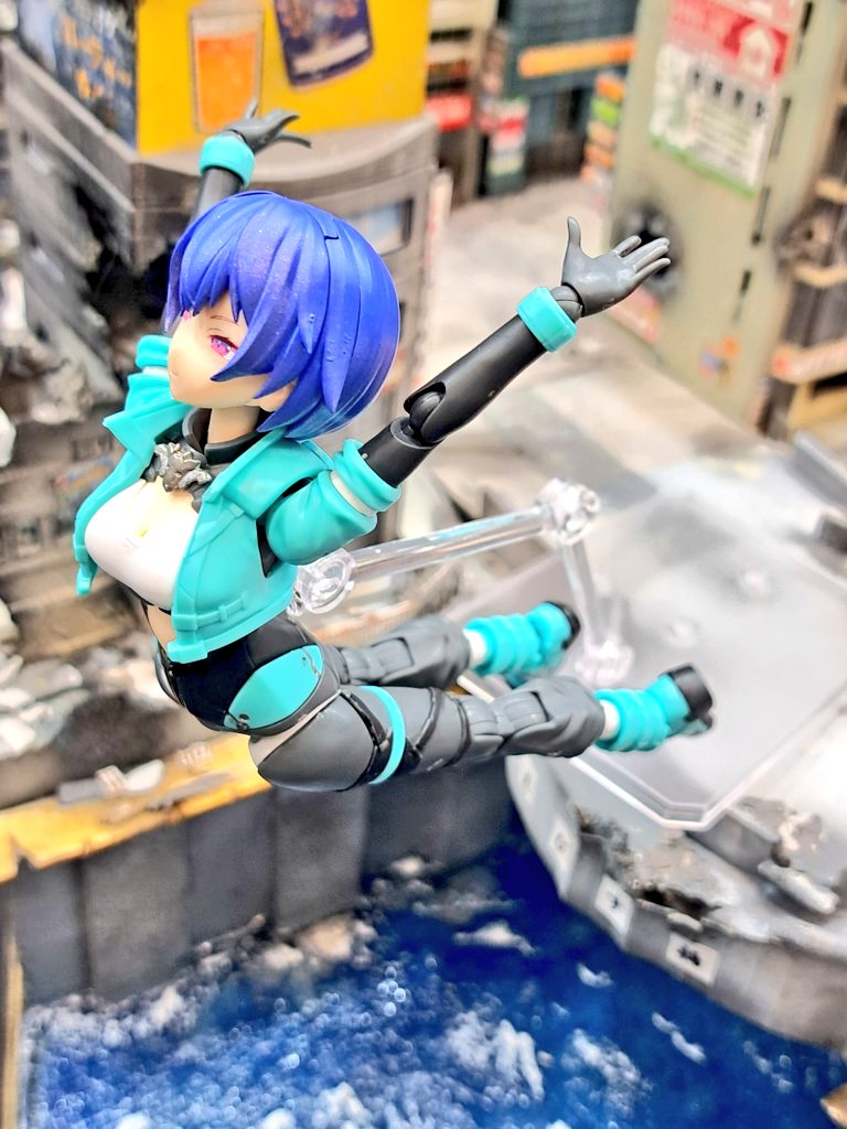 写真の4枚同じ子です
ポージング頑張りました
トップコート吹くの忘れてて塗った場所が剥がれて遊び倒した勲章みたいになっちゃったので塗り直そう
楽しいお祭りをありがとうございました
#30MS
#30MLFES