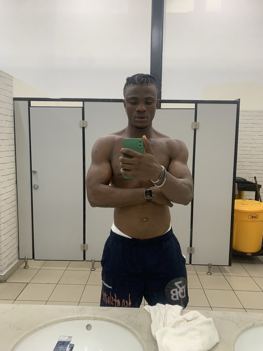 MrPrezident_otp's tweet photo. Brother to Brother 😎 

One of you needs to hear this👇

To all men in their 30s, you've reached the age where men around you are starting to give up on themselves because they think it's too late. Don't let that energy rub off on you. It's not too late. https://t.co/yUVsCa2Vmh