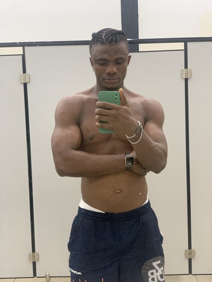 MrPrezident_otp's tweet photo. Brother to Brother 😎 

One of you needs to hear this👇

To all men in their 30s, you've reached the age where men around you are starting to give up on themselves because they think it's too late. Don't let that energy rub off on you. It's not too late. https://t.co/yUVsCa2Vmh