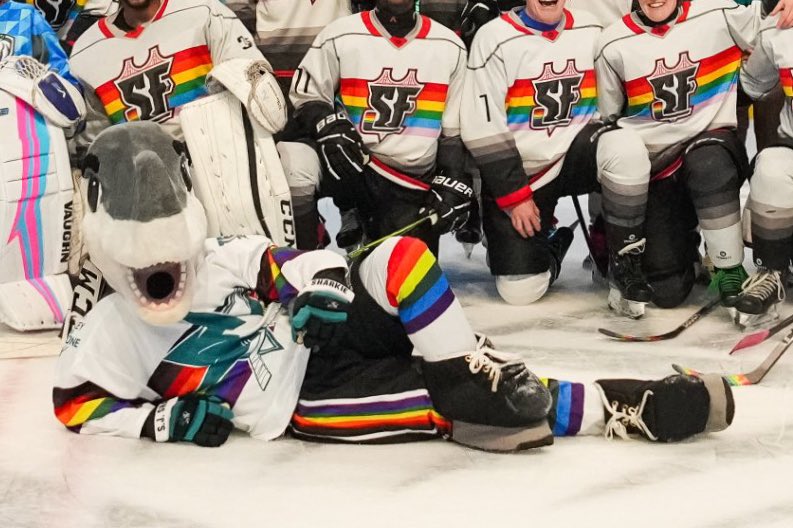 bree🐝࿐ tweet media