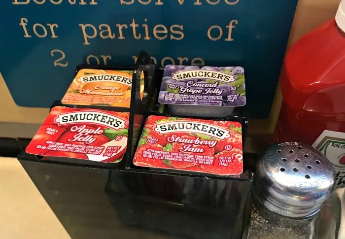 Esa jalea está de hacer Sandwichs.