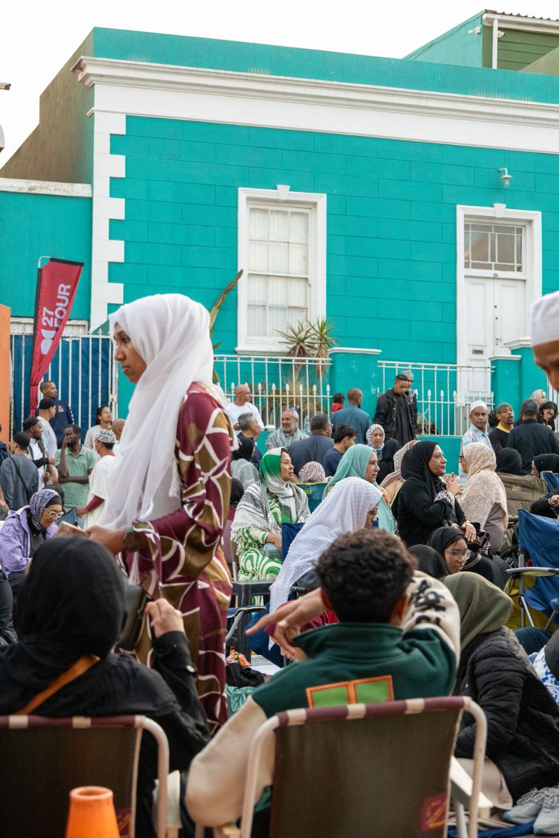 AK_MediaMan's tweet photo. #BoKaap #MassIftaar I always leave Cape Town fulfilled and enlightened after this event #CommunitySpirit #Ramadan https://t.co/12JXC3qapM