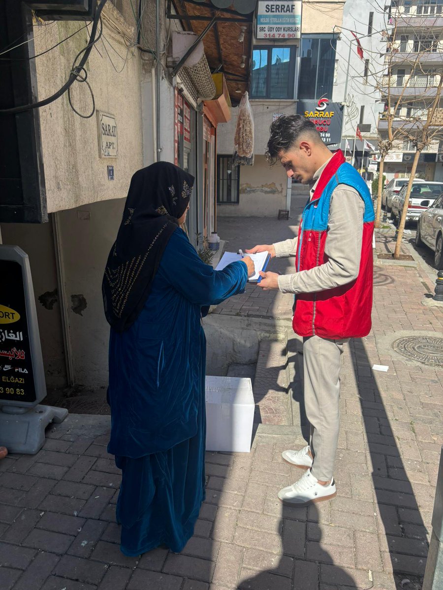 Şanlıurfa Haliliye ilçesine bağlı Tüm  Mahallelerimizde ikamet eden,yaşlı ve dezavantajlı ailelerimize hizmet amacıyla yardım yapmaya devam ediyoruz.Bu kapsamda  yardım kolilerimim vatandaşlarımıza ulaştırıyoruz.