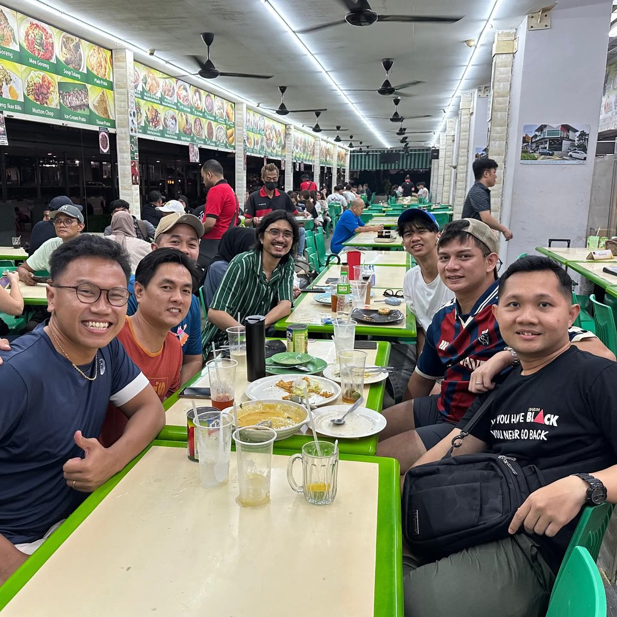 Tebak, siapa saja yang ada di foto Om <a href="/dannychrisnanta/">Danny Bawa Chrisnanta</a> ini?