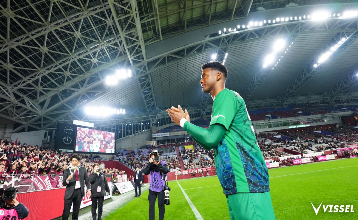 昨日の試合後、オビ パウエル オビンナ選手(@powell_obi)がゴール裏に