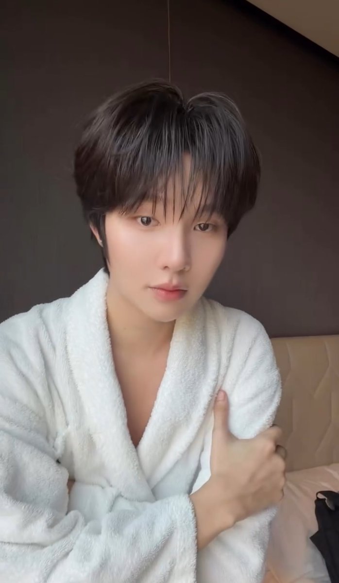 ชุดคลุม for men กับ ชุดคลุม for madam