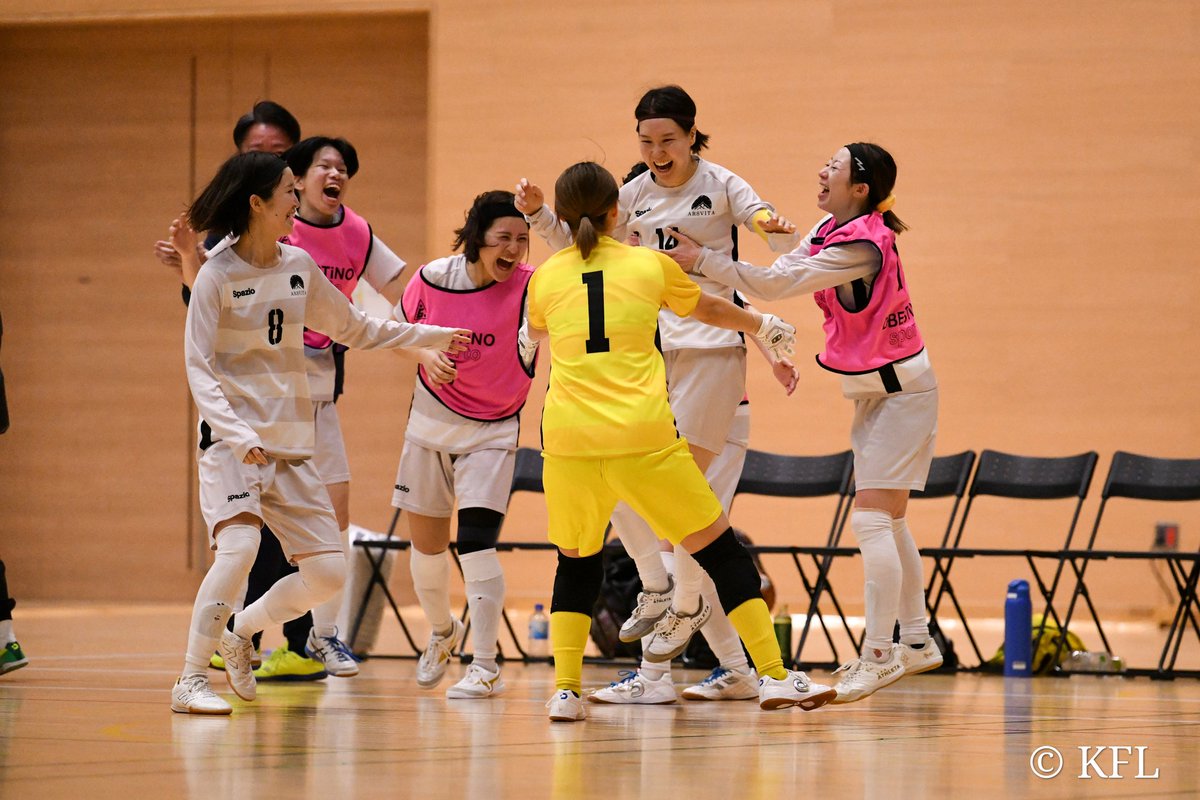 第17回関東女子フットサルリーグ 入替戦
開催日:2026年2月28日(土)
会場:日環アリーナ栃木サブアリーナ
■第2試合（12:44K.O.）
ブラジニア・フットサル・レディース 1-2 アルスウィータレディース
⚽得点者⚽
ブラジニア∶古藤
アルスウィータ:中山、紙谷

#関東女子フットサルリーグ
#ATHLETA
#SFIDA